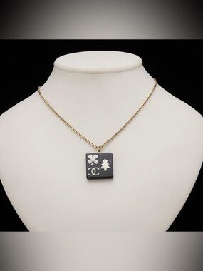 CHANEL💜 Limited Edition X-MÁS Charm Necklace W/Box -Authentic-EUC